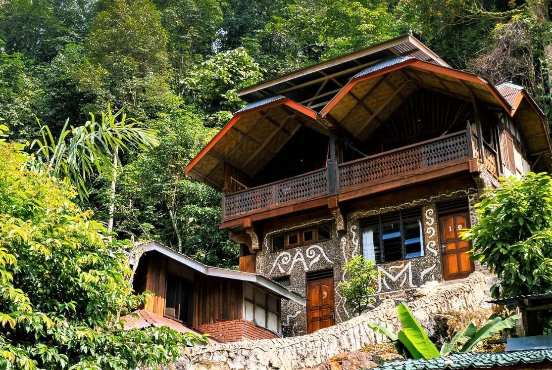 Lodge Garden